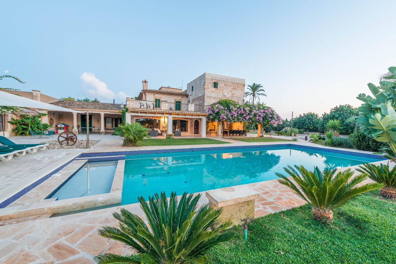 Arquell Villa